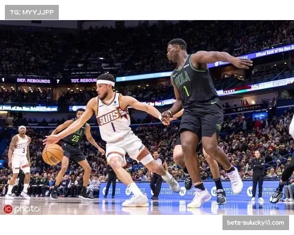 NBA常规赛:布克表现出色,太阳轻取爵士扩大胜场优势